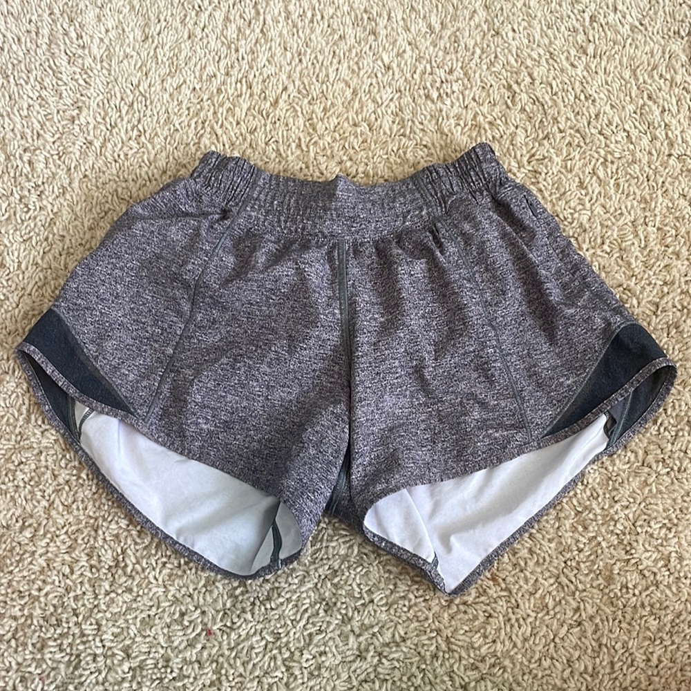 COPY - Lululemon Hotty Hot Low-Rise Lines short 4”